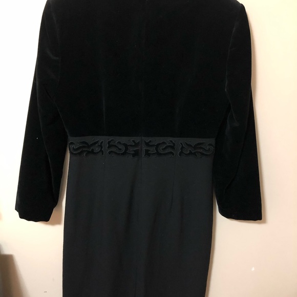 Black velvet classy dress - Picture 3 of 8